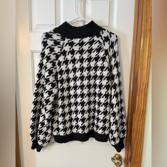 Pink Lily Black & White Houndstooth Mandi 1/4 Zip Pullover Size Small - Picture 8 of 10